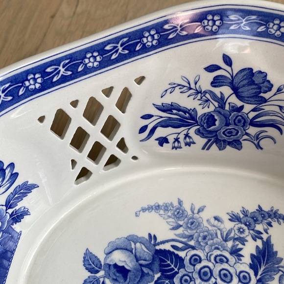 Limited Edition Pierced Fruit Basket - Spode Blue Room Signature Collection - Picture 5 of 10